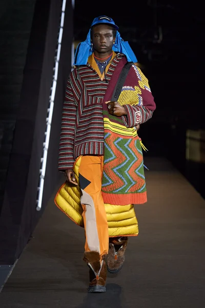Look 3